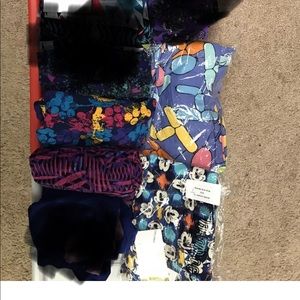 Eight pairs of Os Lularoe leggings